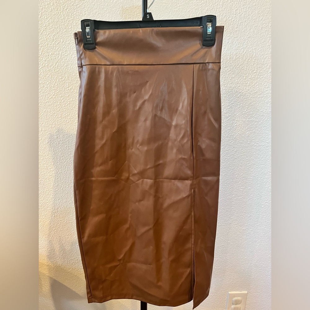 Elegant Brown Leather Skirt